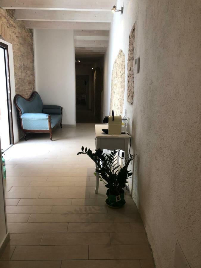 Al Corso Bed & Breakfast Cagliari Exterior photo
